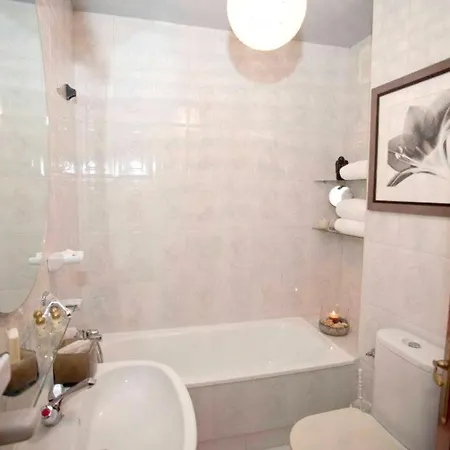 Elegant In With Sea View Lejlighed