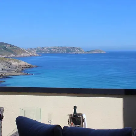 Elegant In With Sea View Apartmán *
