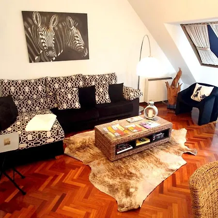 Elegant In With Sea View Apartmán *