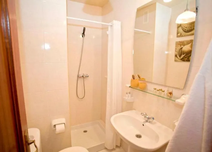 Elegant In With Sea View