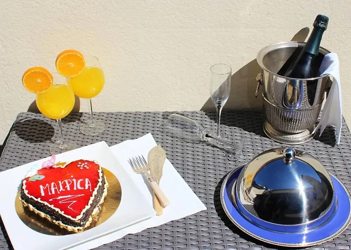 Апартаменты Elegant In With Sea View